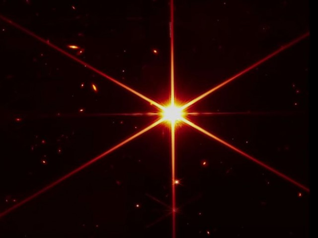 Космическият телескоп "Джеймс Уеб" засне сблъсъка на две големи звезди