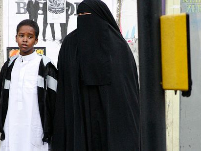 Талибаните задължиха жените да носят фереджета