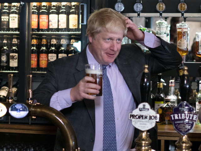 Колко алкохол пият британските парламентаристи