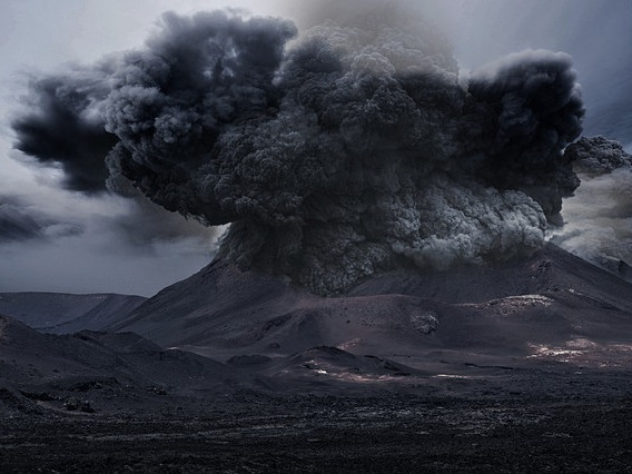 Вулканите всъщност загряват  Земята и разрушават озоновия слой