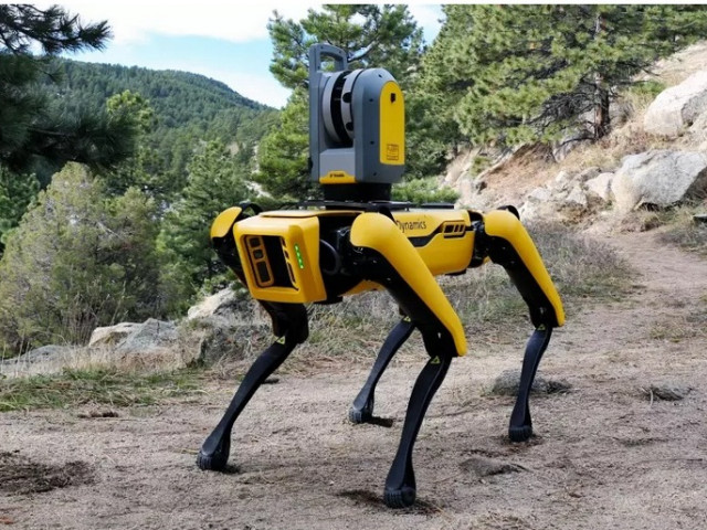 Роботът-куче Boston Dynamics Sport ще се заеме с разминирането в Украйна