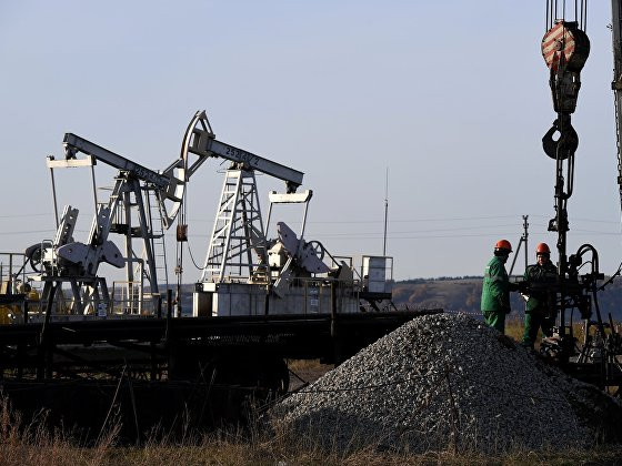 Цената на петрола се понижава поради опасенията от рецесия