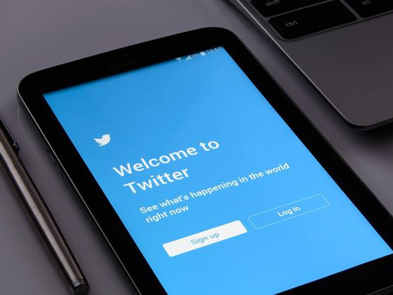 Twitter съкрати 30% от персонала по човешки ресурси