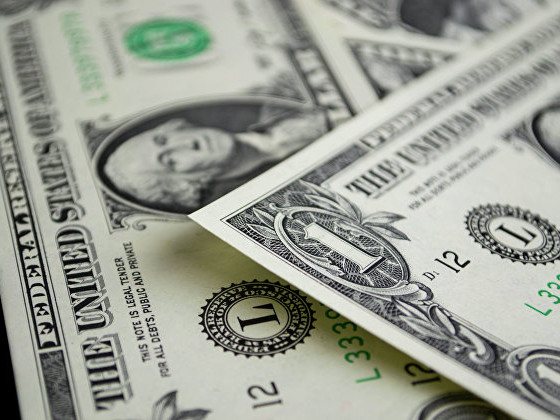 Курсът на долара спрямо световните валути остава на минимума от началото на юли