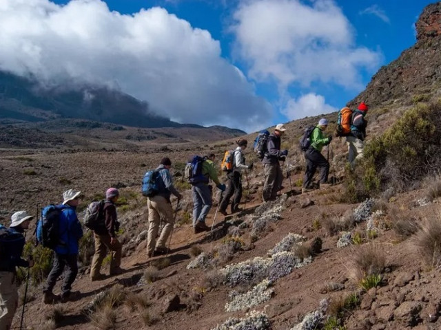 На Килиманджаро пуснаха високоскоростен интернет за публикуване на селфита от туристите