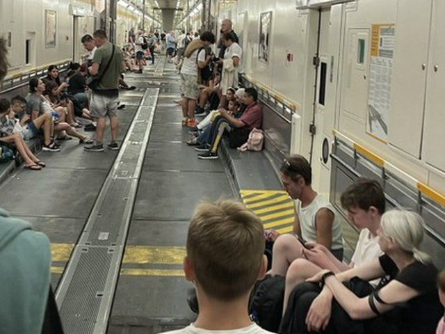 Десетки пътници останаха блокирани в тунела под Ламанша