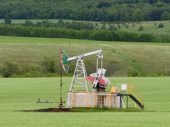 Петролът поевтинява заради данните за запасите в САЩ