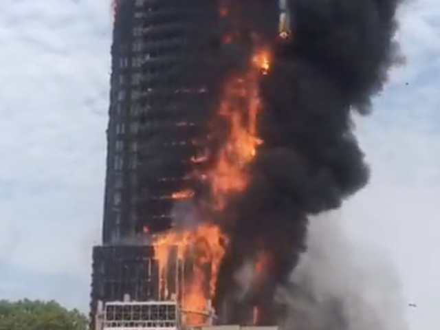 Небостъргачът China Telecom в Китай изгоря напълно само за 20 минути