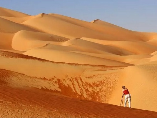 Защо Саудитска Арабия постоянно купува пясък, при положение, че се намира в пустинята