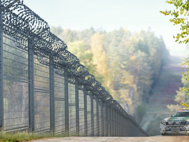 И Финландия ще строи ограда по границата с Русия