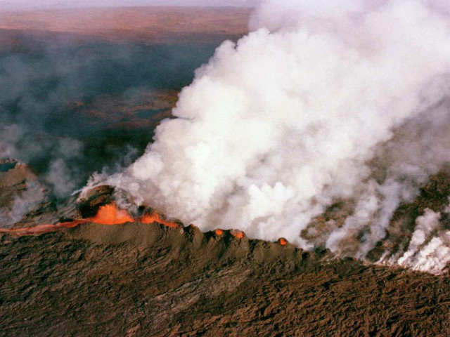 На Хаваите изригва най-големият активен вулкан на Земята