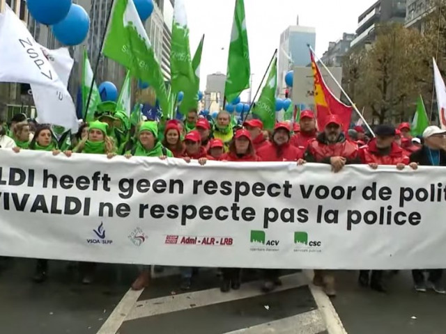Хиляди белгийски полицаи   протестираха в Брюксел