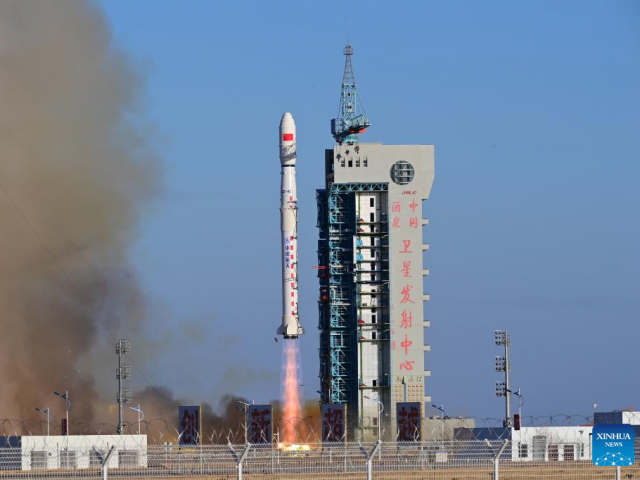 Китай изпрати в околоземна орбита два експериментални спътника едновременно