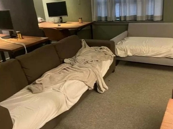 Мъск постави легла в офис на Twitter, за да не си ходят служителите до вкъщи