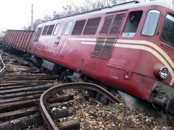 Товарен влак, превозващ амоняк, дерайлира днес в района на Източна Сърбия