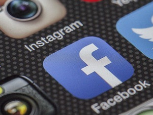 Акаунтите на Доналд Тръмп във Facebook и Instagram са възстановени