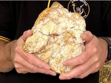 Австралийски златотърсач откри къс самородно злато за $ 160 000
