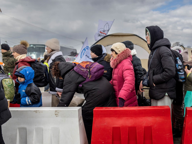 Полша иска от украински бежанци да върнат неправомерно изплатени им помощи