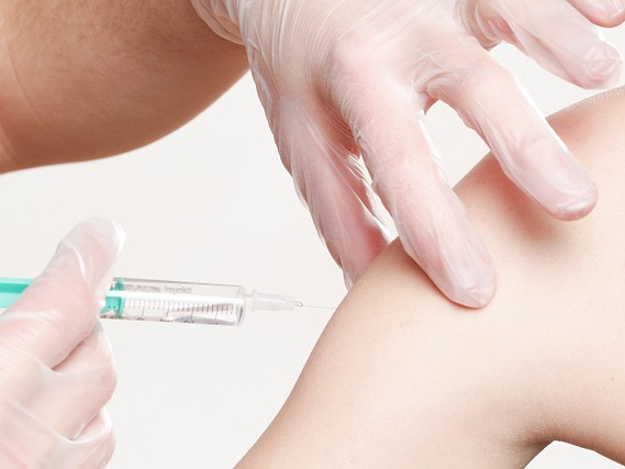 Доверието във ваксинирането на децата е намаляло след пандемията