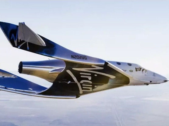 Космическата компания Virgin Galactic планира първия туристически полет през лятото