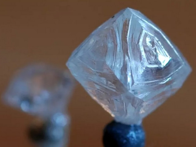 В Русия получиха супер чисти диаманти