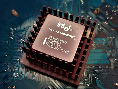 Intel ще строи заводи в Германия и Израел