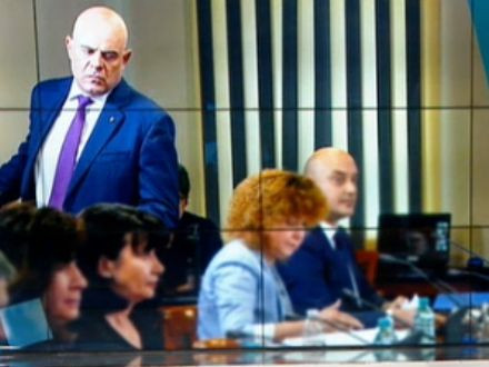 Иван Гешев е отстранен от поста главен прокурор