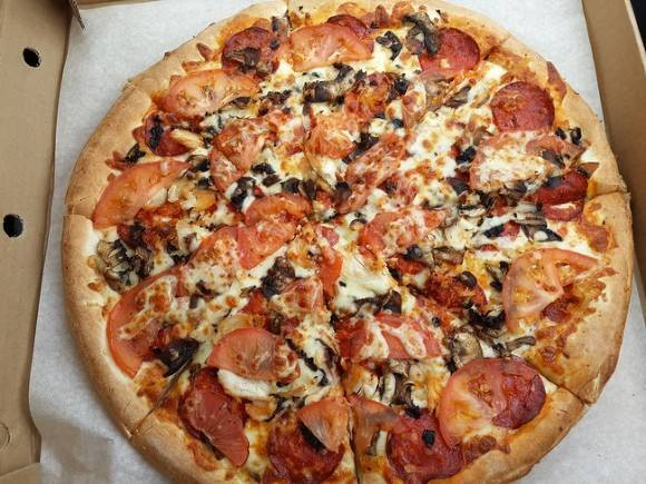 Учени  обясниха защо пицата за вкъщи може да причини рак