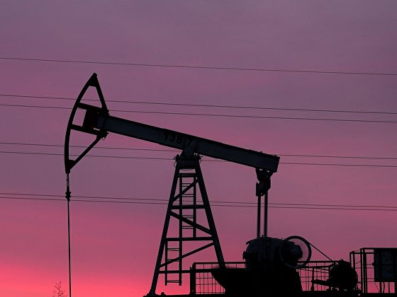 Цената на петрола показва слаба динамика в понеделник сутринта