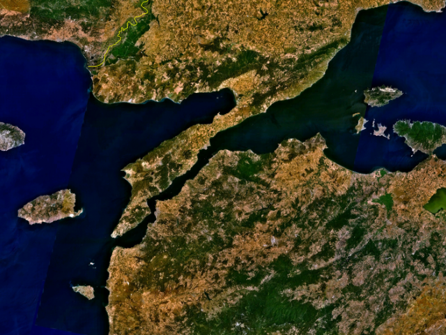 В Турция очакват скорошно възобновяване на корабоплаването през пролива Дарданели