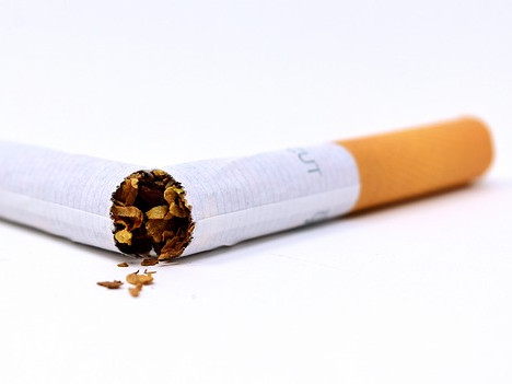 Великобритания обмисля да забрани на още едно поколение да купува цигари