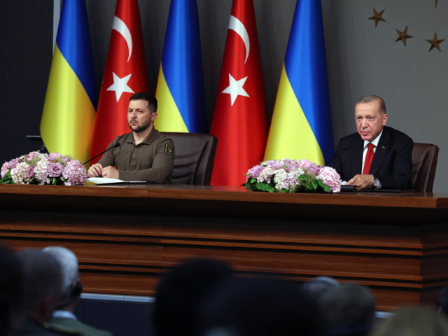 Турция подготвя международна среща за разрешаване на украинския конфликт