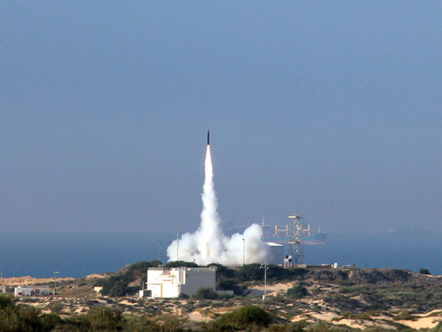 Израел осъществи първата в историята "битка в космоса"