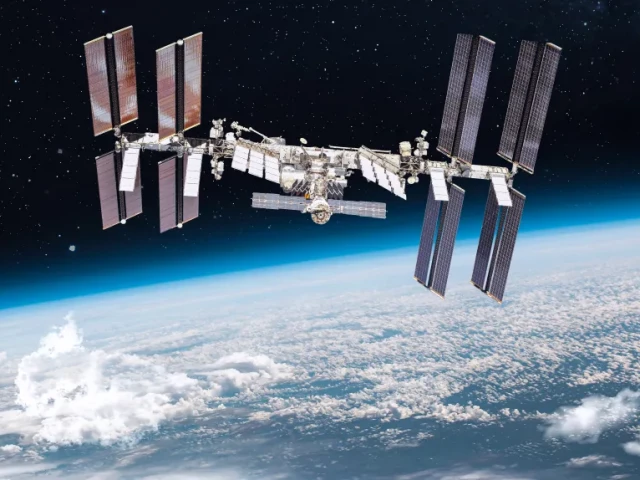 „Роскосмос” и NASA ще продължат да работят заедно на Международната космическа станция