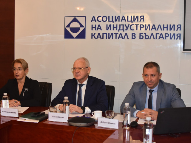 През 2022 г. българската икономика леко „изсветлява“ спрямо година по-рано