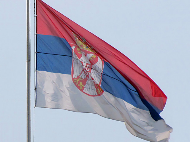 Безредици в Сърбия: опит за щурмуване на администрацията и сълзотворен газ (обзор)