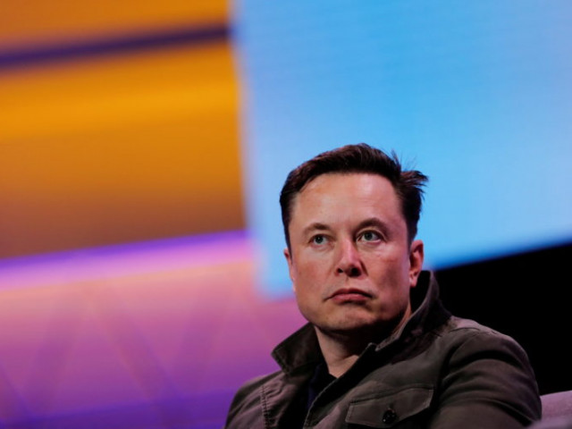 Обвиниха SpaceX, че незаконно уволнява служители, критикували Илон Мъск