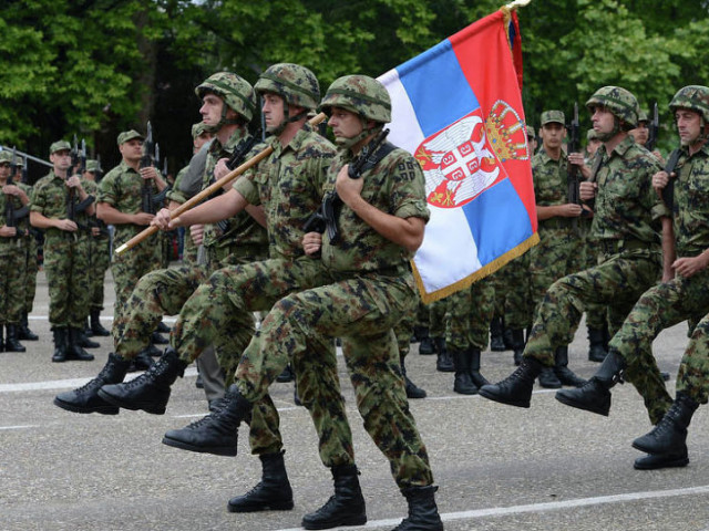 В Сърбия искат да върнат наборната служба в армията