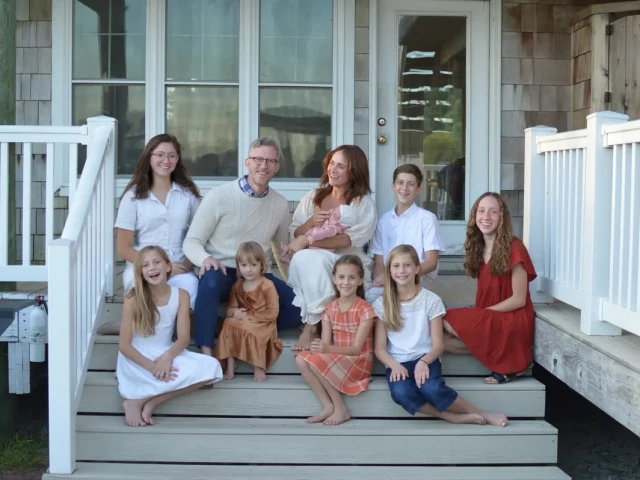 Американско семейство с осем деца създаде в дома си зона без технологии