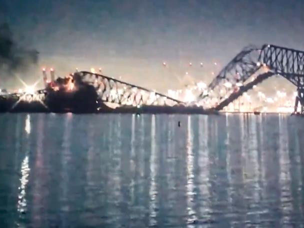 Контейнеровоз срути мост в Балтимор, САЩ