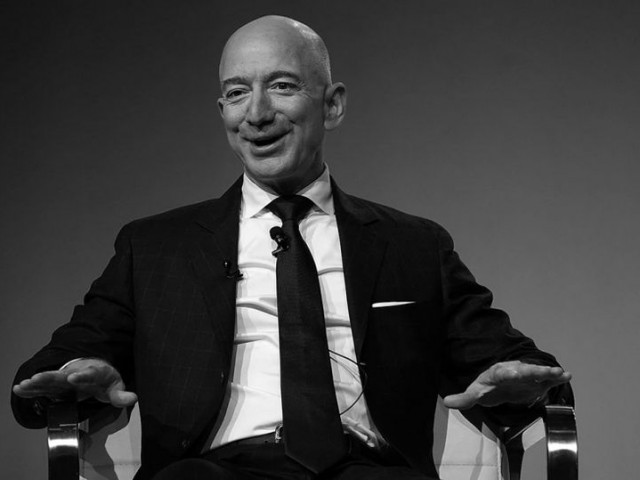 Основателят на Amazon Безос отново изпревари Мъск в списъка с най-богатите хора в света