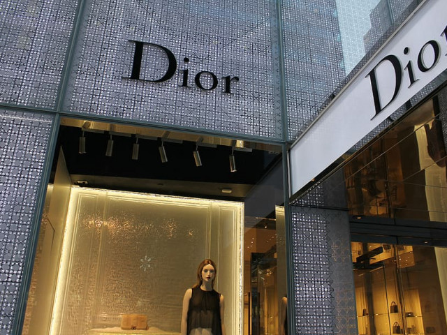 В Италия задължиха Dior да изплати компенсации на жертви на трудова експлоатация