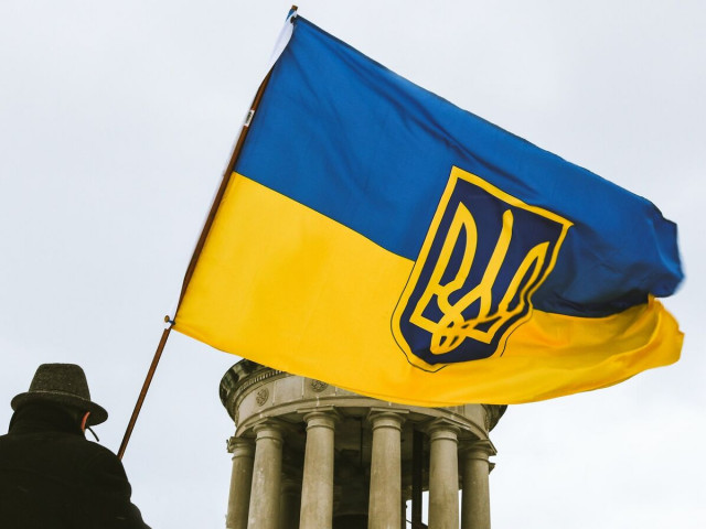 https://www.cash.bg/articles/20853/zelenski-povishi-predelnata-vazrast-za-naemna-sluzhba-vav-vaorazhenite-sili-na-ukrayna