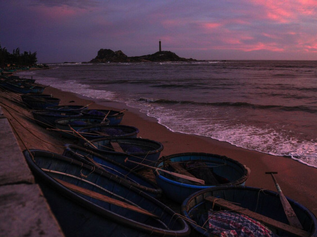 https://www.cash.bg/articles/20795/vav-vietnam-pri-potavane-na-turisticheski-kater-zaginaha-28-dushi