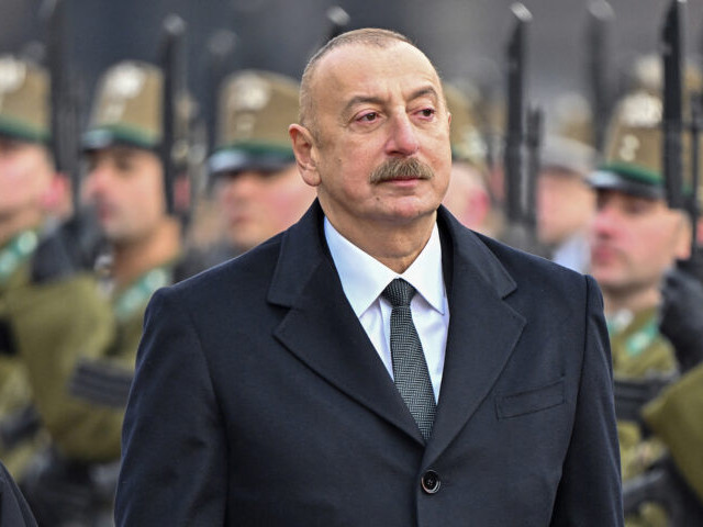 Азербайджан укрепва армията си пред заплахите от Русия