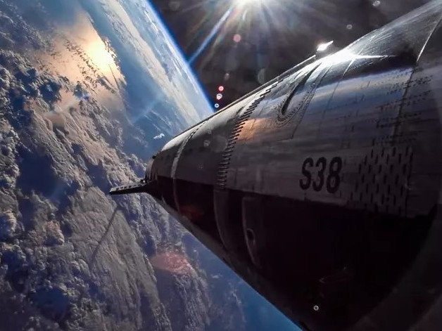 SpaceX ежегодно изстрелва толкова сателити, колкото всички останали, взети заедно