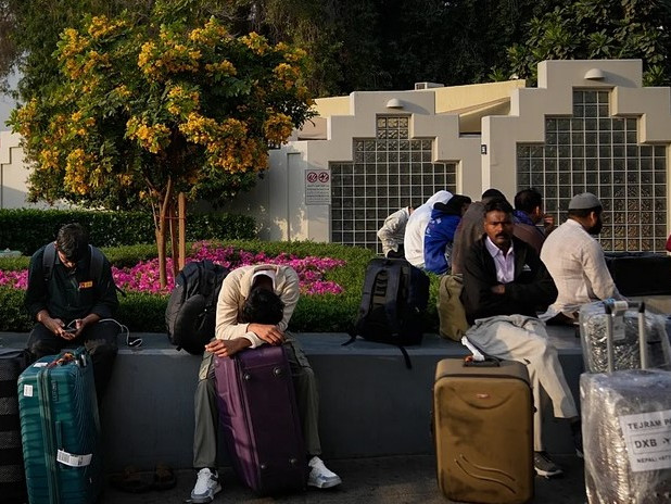 ЕС търси начини за извеждане на своите граждани от Близкия изток