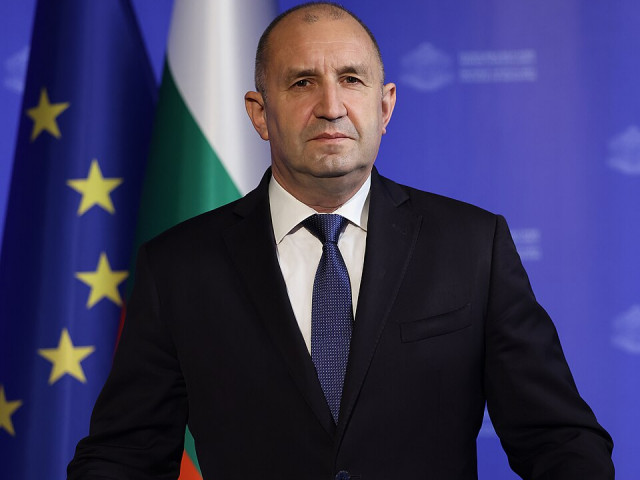 https://www.cash.bg/articles/22173/preimerat-radev-potvardi-prekratyavaneto-na-dostavkite-na-orazhie-za-ukrayna