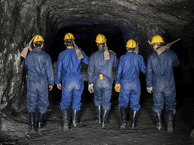 Полша ще затвори въглищните си мини до 2049 г.