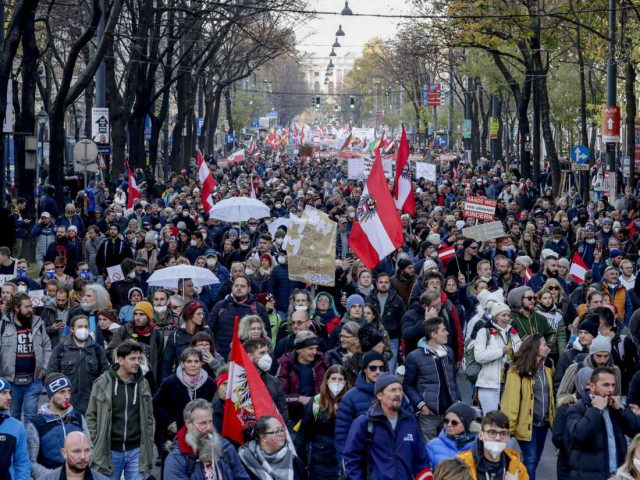 Протести съпровождат новата вълна на коронавируса в Европа